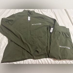 Pretty Little Thing sweat yoga set size US 16